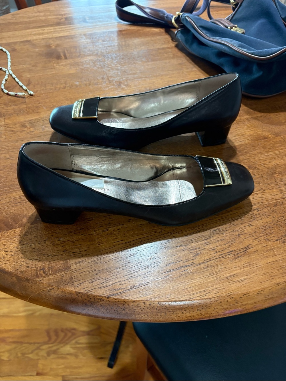 Etienne Aigner E-Renalda Black Leather Pumps Silver Buckle Size 8.5 brand new